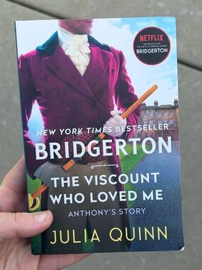 Bridgerton: The Viscount Who Loved Me by Julia Quinn
